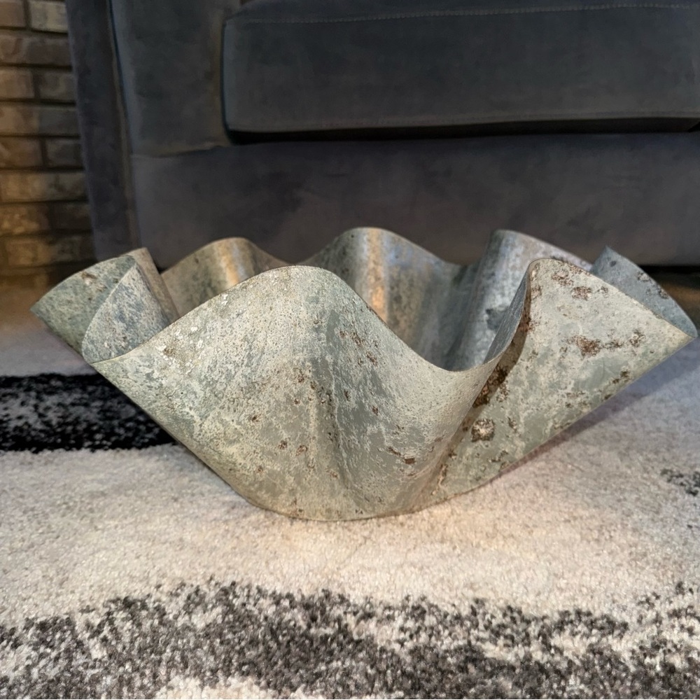 Bowl distressed silver concrete look large shiny Wavy Metal Decorative Bowl